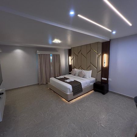 Silver Stone Park Resort, Kovilpatti Bagian luar foto