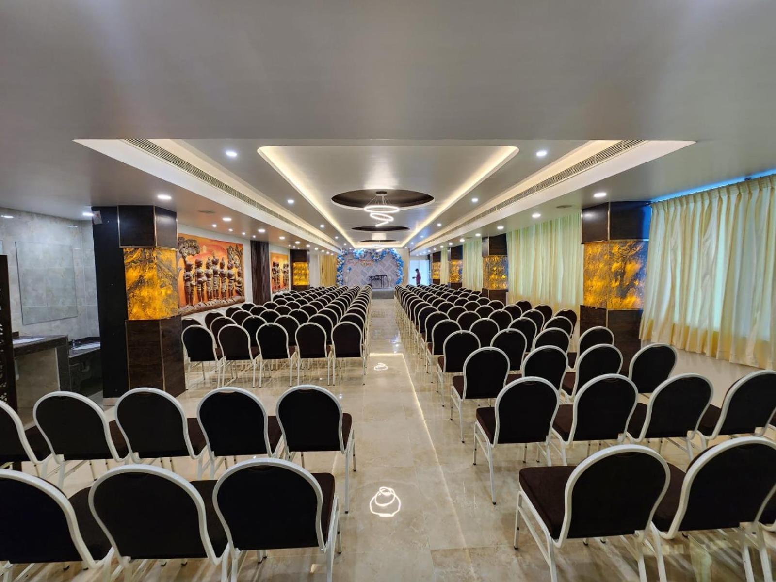 Silver Stone Park Resort, Kovilpatti Bagian luar foto