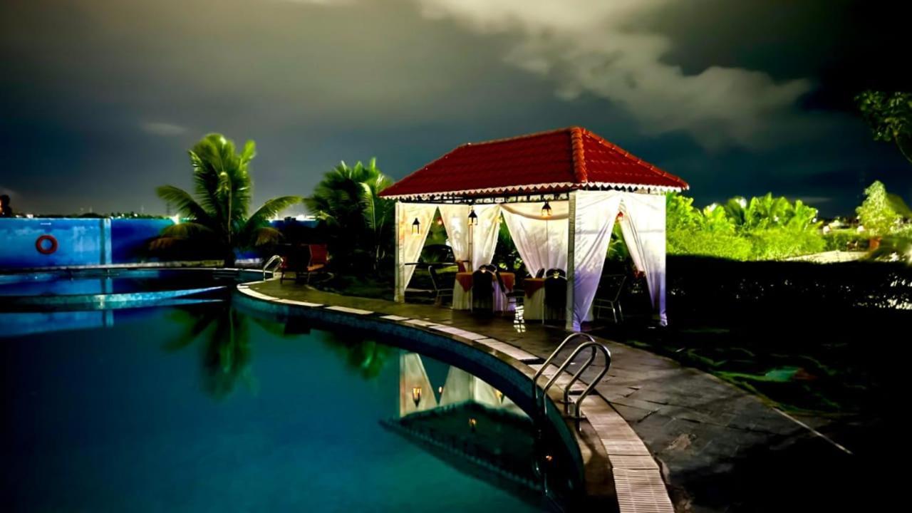 Silver Stone Park Resort, Kovilpatti Bagian luar foto