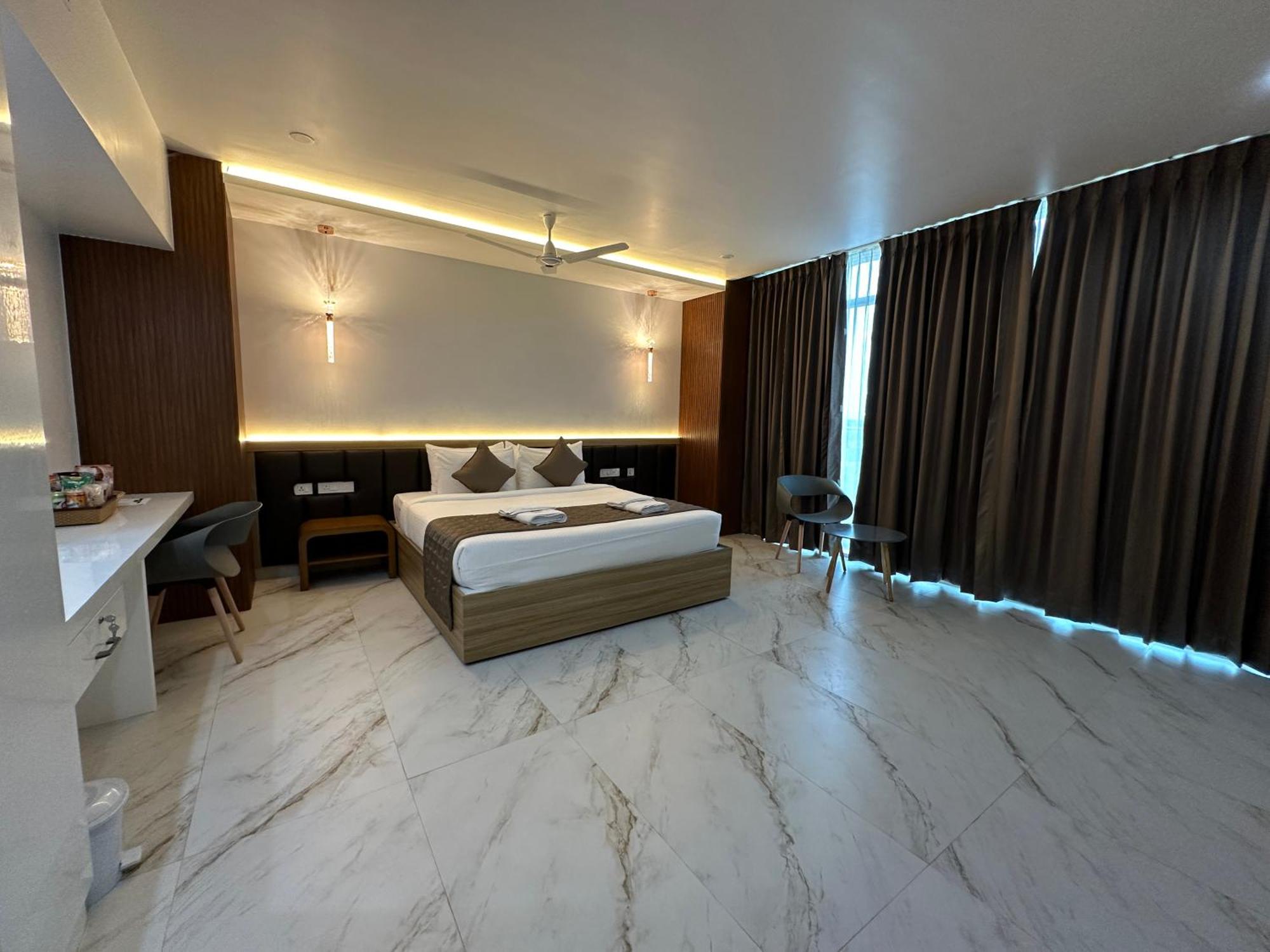 Silver Stone Park Resort, Kovilpatti Bagian luar foto