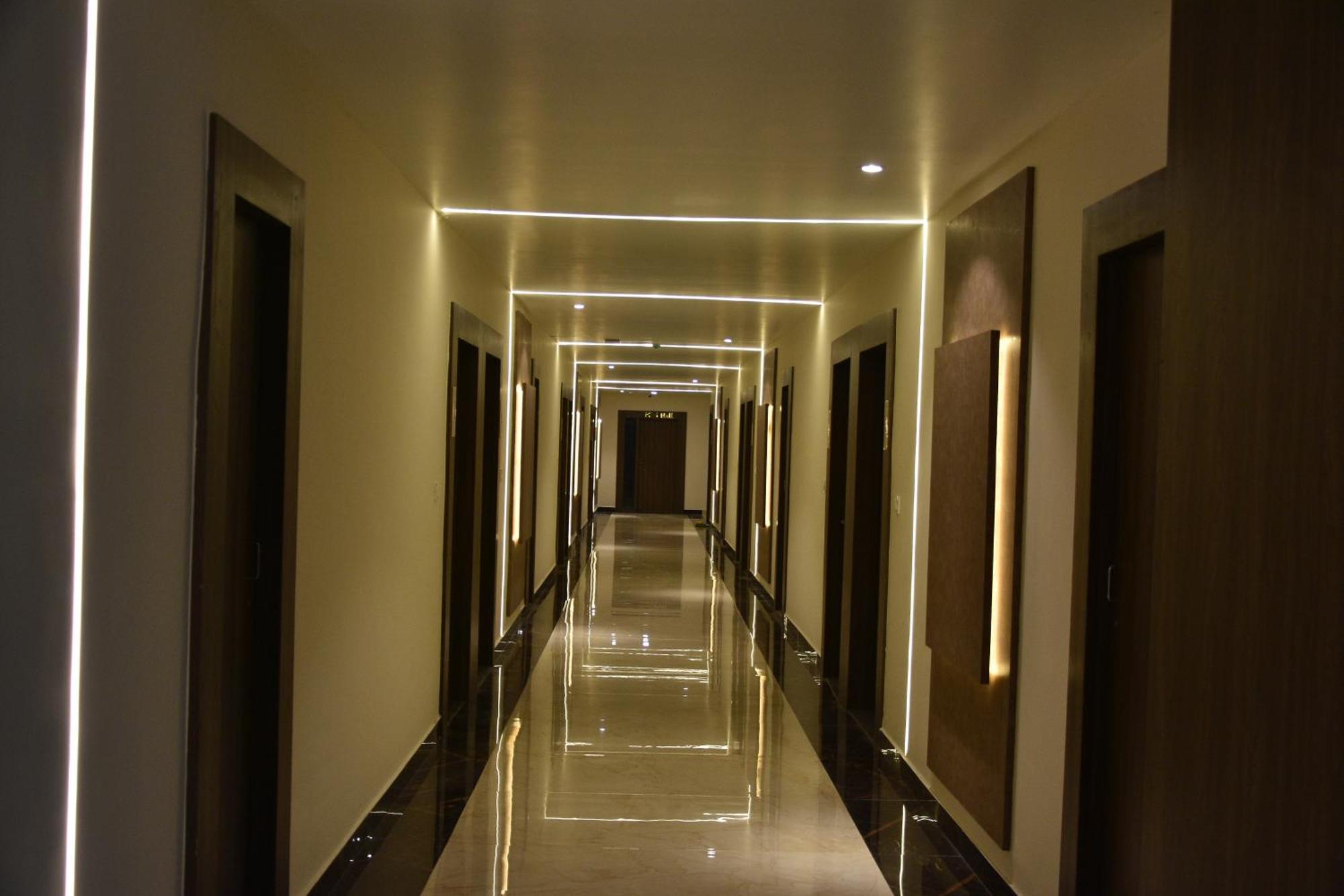 Silver Stone Park Resort, Kovilpatti Bagian luar foto