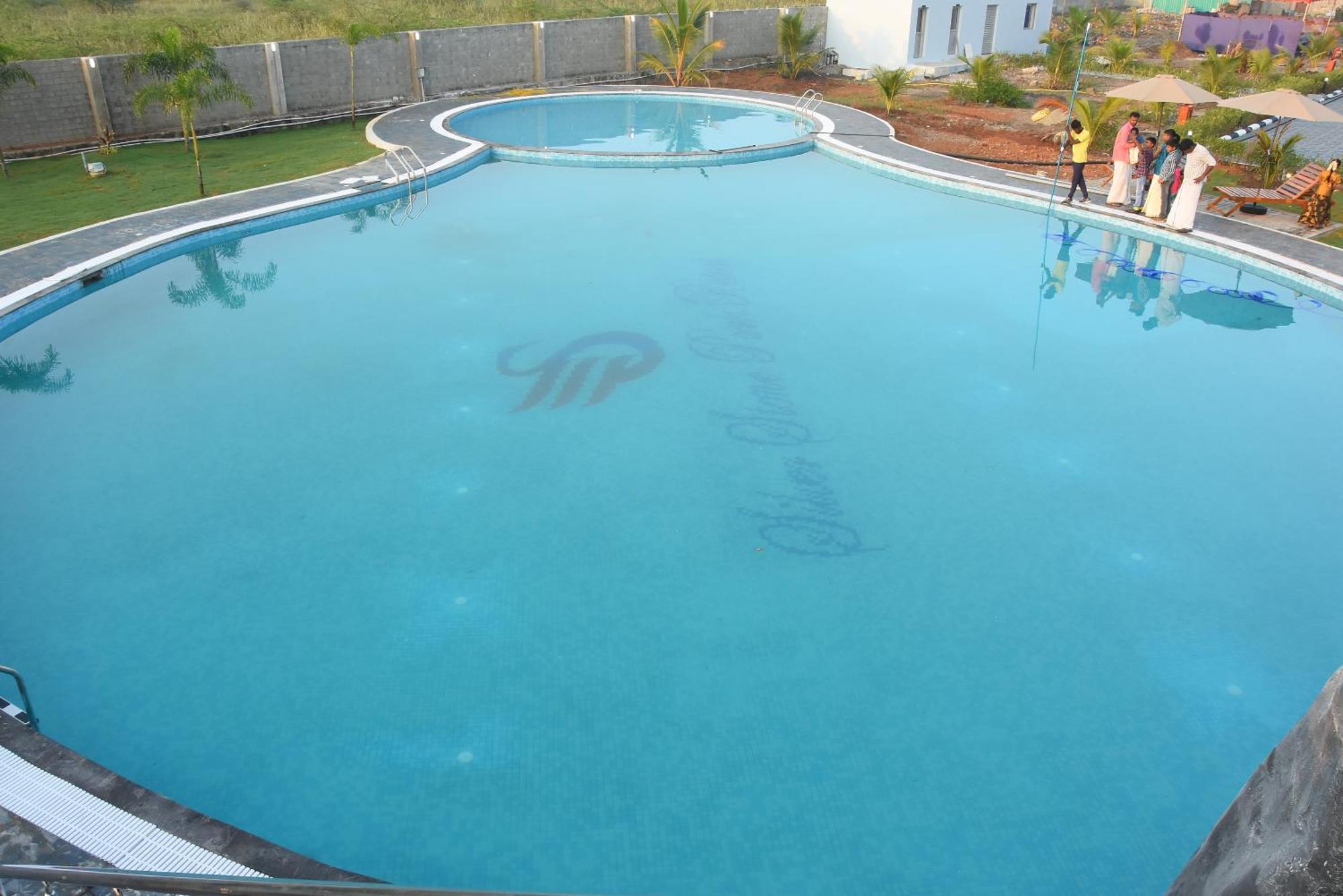 Silver Stone Park Resort, Kovilpatti Bagian luar foto